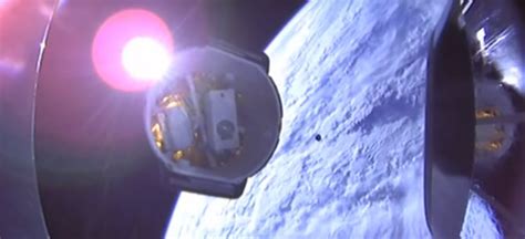 Spacex Dragon Spacecraft Heads To Iss As Crewed Version Preps For Debut