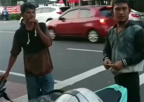 Viral Jukir Depan Masjid Istiqlal Getok Jamaah Tarif Parkir Motor Rp