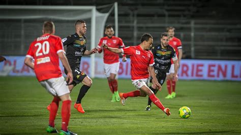 Ligue 2 Nîmes Lemporte Face à Orléans Et Accroche Le Podium