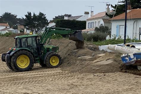 Sur Une Plage De Noirmoutier Des Travaux D Urgence Pour Prot Ger La