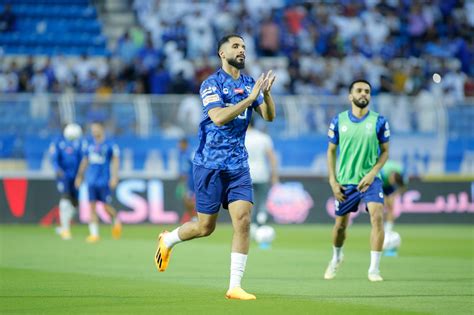 جماهير الهلال تصب غضبها على الشهري وتطالب برحيله