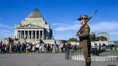 Anzac Day Services Melbourne Thousands Expected At Shrine Of