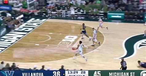 Michigan State basketball: Jaden Akins rips off dunk of the year candidate