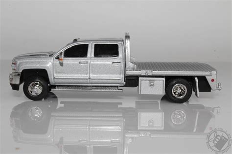 Dually Drivers Series Chevrolet Silverado Dually Flat Bed