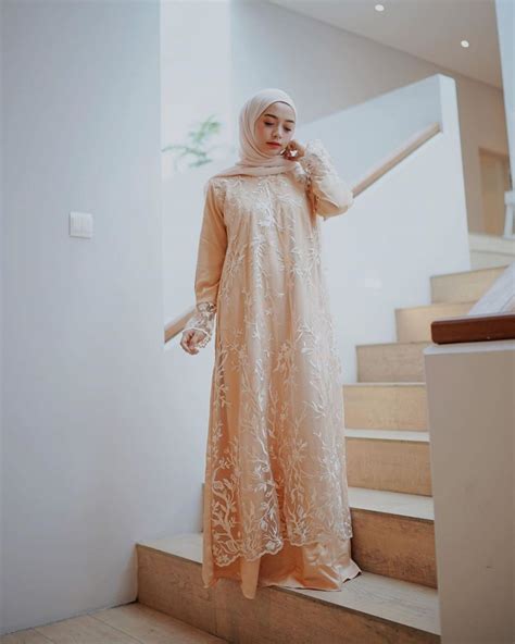 √ 45 Model Gamis Brokat Kombinasi Modern Terbaru 2020