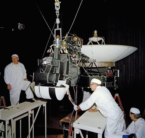 Nasa Launched Voyager Crafts Nearly 40 Years Ago Theyre Still