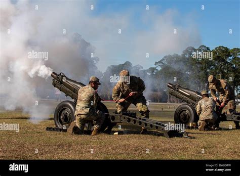 M116 howitzer hi-res stock photography and images - Alamy