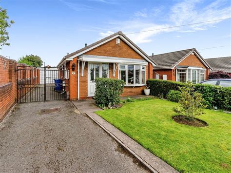 2 Bed Detached Bungalow For Sale In Stoneyfields Close Cannock Ws11 £