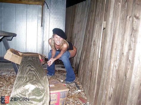 Caught Squatting ZB Porn