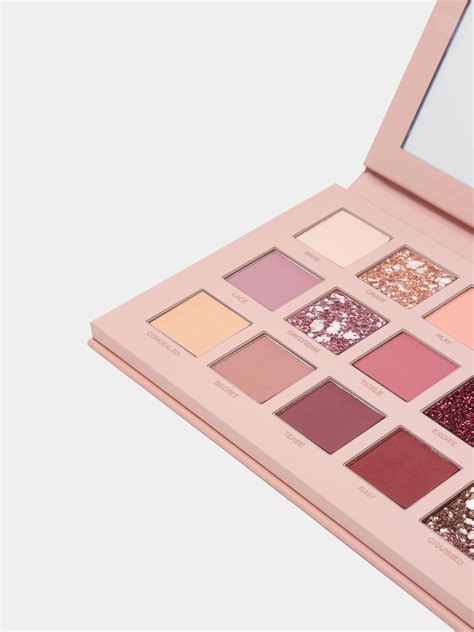 Huda Beauty Nude палетка теней купить по низким ценам в интернет магазине Uzum