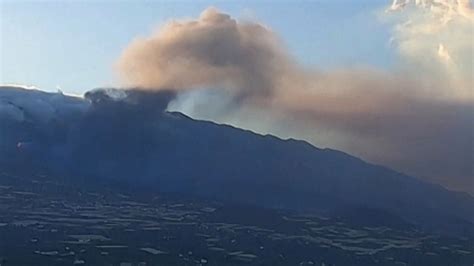 Timelapse Shows Lava From La Palma Volcano Reach Ocean Good Morning