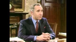 Yes Minister Season 1 - watch full episodes streaming online