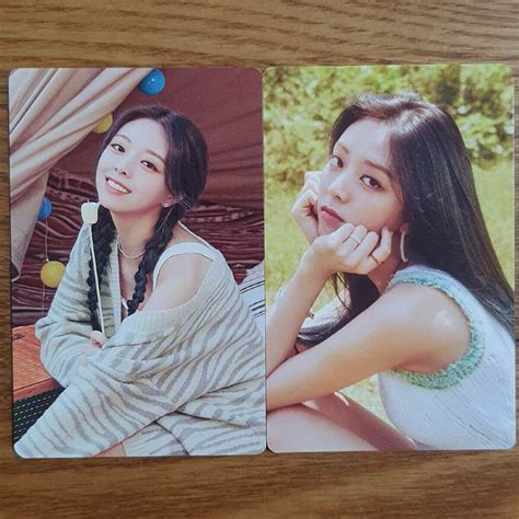 Yuna Official Photocard 2pcs Set Itzy 2022 Season S Greeting Genuine Kpop Ebay