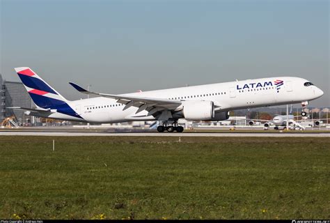 A Amb Qatar Airways Airbus A Photo By Andreas Hein Id