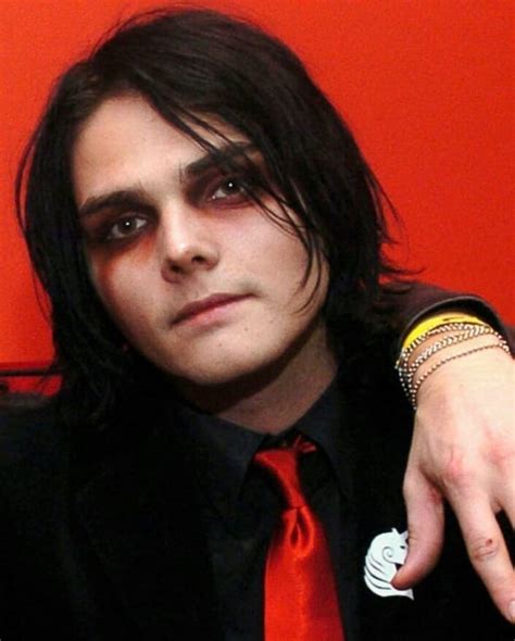 Pin By Heather Hobart On My Chemical Heartbreak Gerard Way My