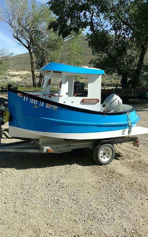 Flatbed Towing Tiny Boat Jet Boats Cool Boats Aluminum Boat Canoe