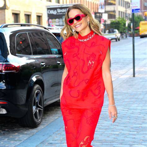 Sex And The City Alles Zu Carries Und Co Outfits Vogue Germany