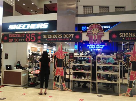 Hadir Di Plusenamdua Sneakers Dept Tawarkan Diskon Hingga Persen