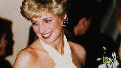 The Details Behind Princess Dianas Iconic Beauty Looks According To Her Makeup Artist Vogue