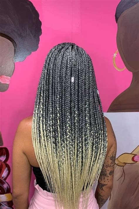 Trendy Looks For Mixed Blonde Knotless Braids In