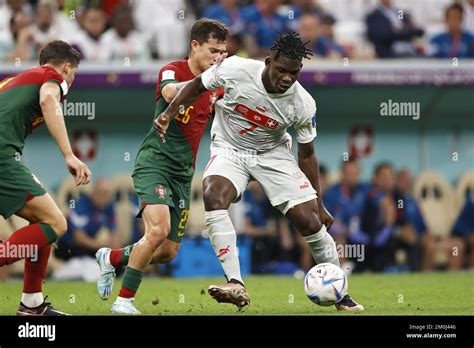 Al Daayen Lr Otavio Du Portugal Breel Embolo De Suisse Pendant La