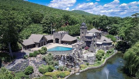 Price dropped on Derek Jeter’s Upstate New York lakefront castle ...