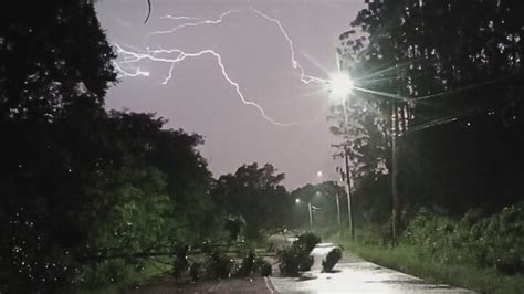 Temporal Ventos De 89 Km H Atinge O RS Deixa Um Morto Milhares