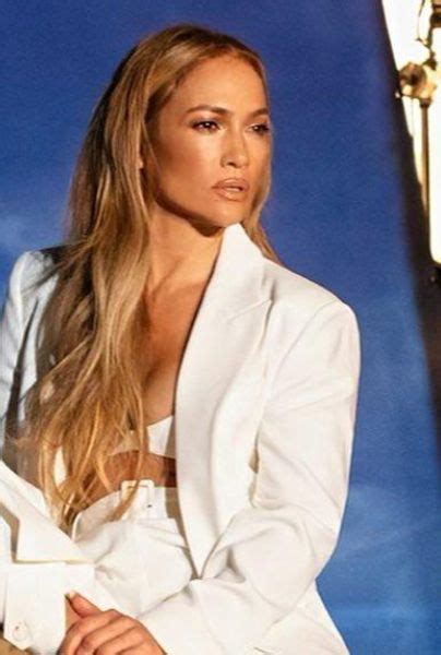 Jennifer Lopez Asegura Que Se Acerca Un Sexy Y Divertido Verano