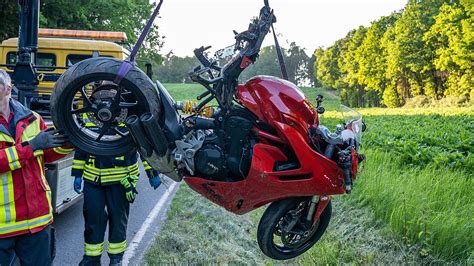 Lichtenfels Motorradfahrer Schwebte Nach Schwerem Unfall In