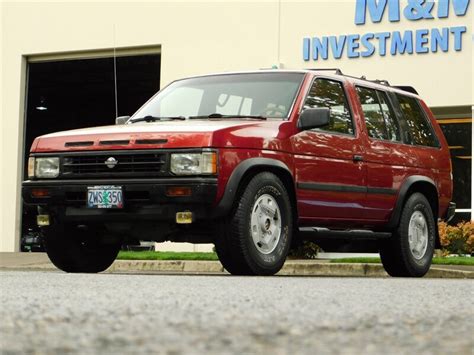 1990 Nissan Pathfinder SE 4dr Sport Utility 4X4 5 SPEED MANUAL CLEAN