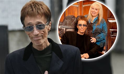 Robin Gibb Cancer Bee Gee Fights For His Life As He Has Intense Chemotherapy Daily Mail Online