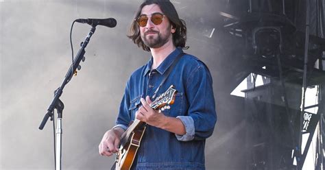 noah kahan watertown resident  native  englander  play fenway