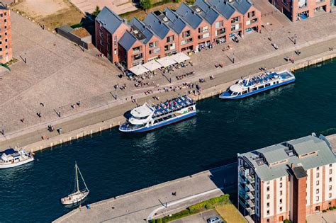 Hansestadt Wismar Aus Der Vogelperspektive Hafen An Der Meeres K Ste