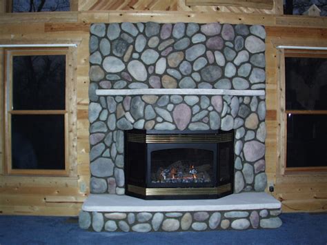 River Rock Fireplace Designs | FIREPLACE DESIGN IDEAS