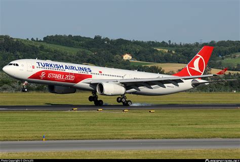 Tc Jni Turkish Airlines Airbus A Photo By Chris Jilli Id