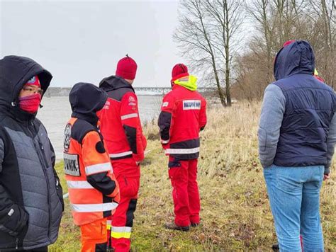 W Trakcie Poszukiwa Latka Odnaleziono Zw Oki Letniej Kobiety