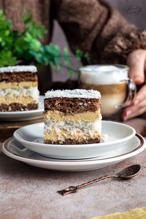 Ciasto biszkoptowo kokosowe z masą kawową Smaki na talerzu