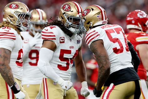 Video 49ers Star Dre Greenlaw Injures Himself On Sideline The Spun