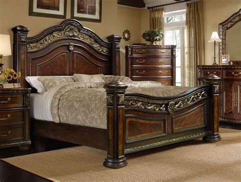 Ashley Leahlyn Piece King Panel Bedroom Set