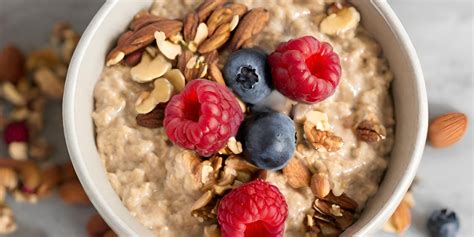 Oatmeal Bowl With Berries And Nuts Eat VolYUM