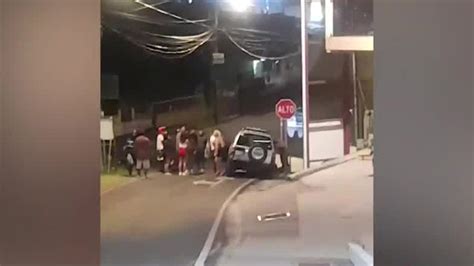 Conductora Choca Contra Tapia De Casa E Intenta Darse A La Fuga