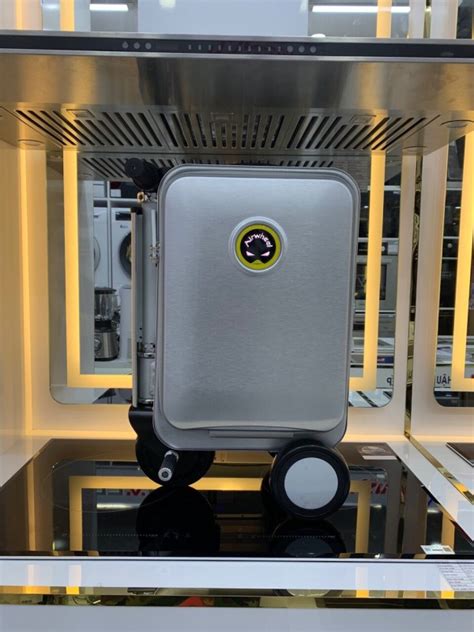 Vali I N C C Hot Khi C C C Sao L Ng X Hot R N R N Trong Th Ng Thi T B Gia Nh Ngo I Nh P