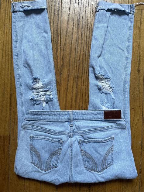 Hollister Very Distressed R Low Rise Super Skinny Cr Gem