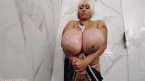 Maja Meets Roxi Part Roxi S Big Tits In A Tight Leopard Bathsuit Clip No Wmv