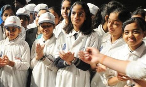 Over Per Cent Of Delhi Parents Want Schools To Make Sex Education Compulsory Daily Mail Online