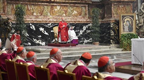 Papst Franziskus bei Trauerfeier für Kardinal Cordes Vatican News