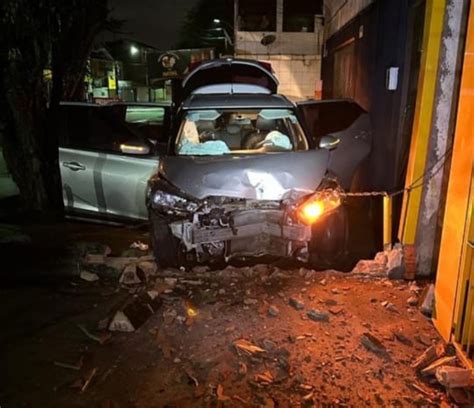 Duas pessoas feitas reféns após terem os carros roubados são libertadas