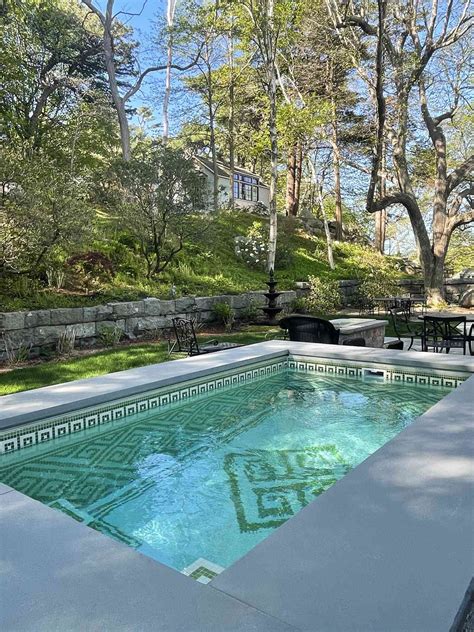 20 Pool Tile Ideas for a Chic Swimming Hole