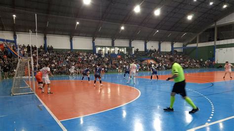 ESPORTE CDM lotado UFSM Futsal vence o Atlântico de Erechim e