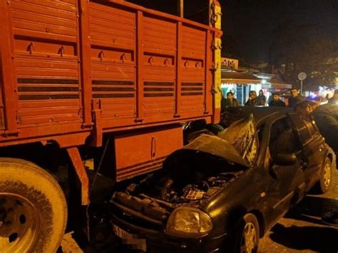 Park halindeki kamyona ok gibi saplandı Adayorum